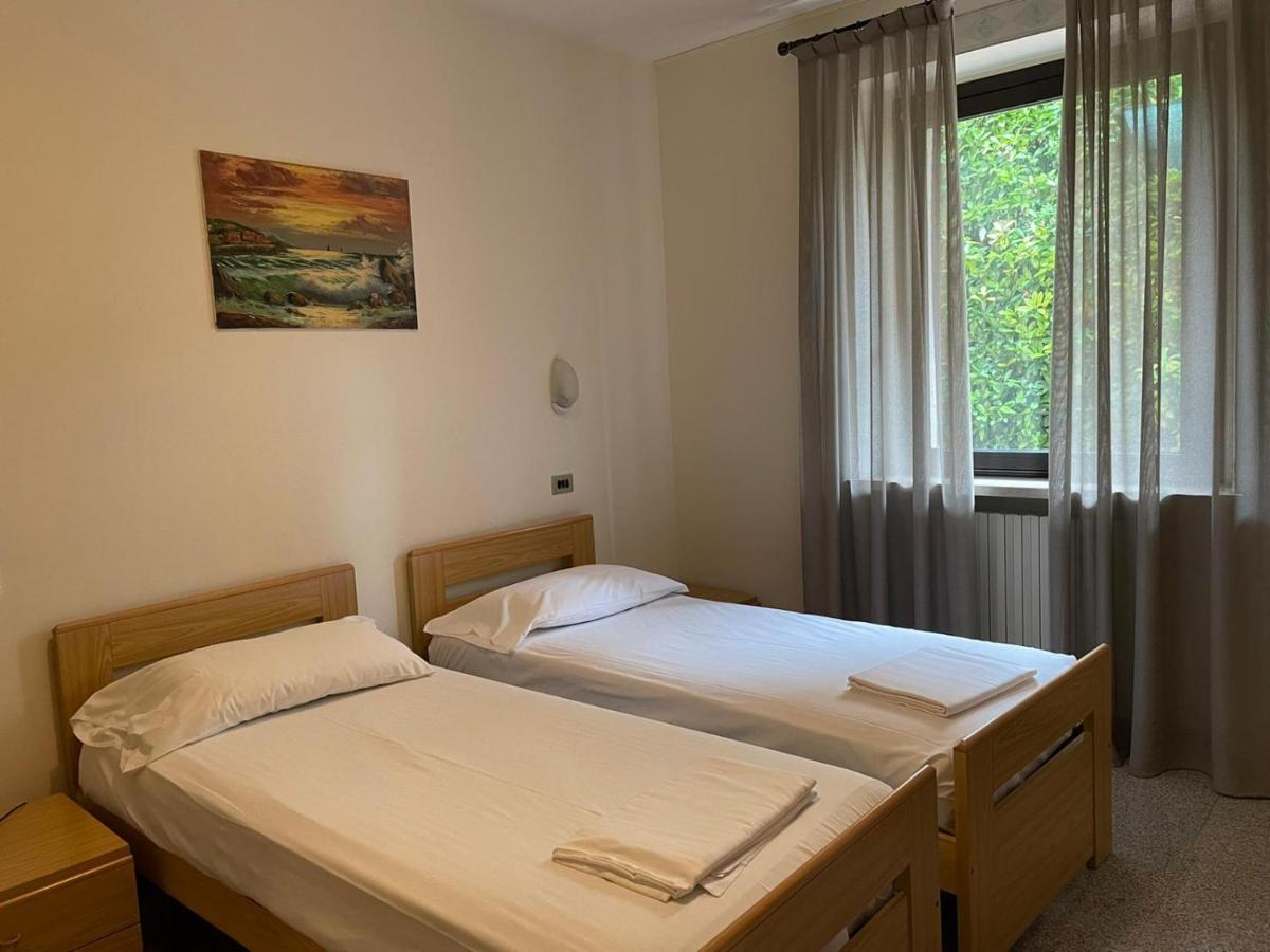 Garni Onda Hotell Torri Del Benaco Rum bild