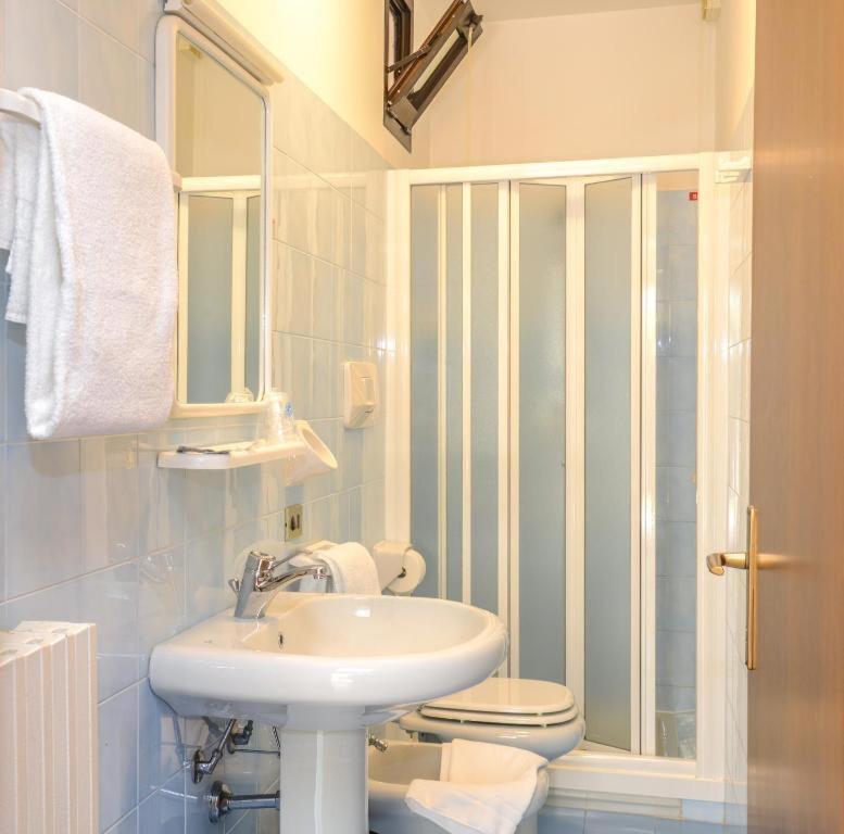 Garni Onda Hotell Torri Del Benaco Exteriör bild