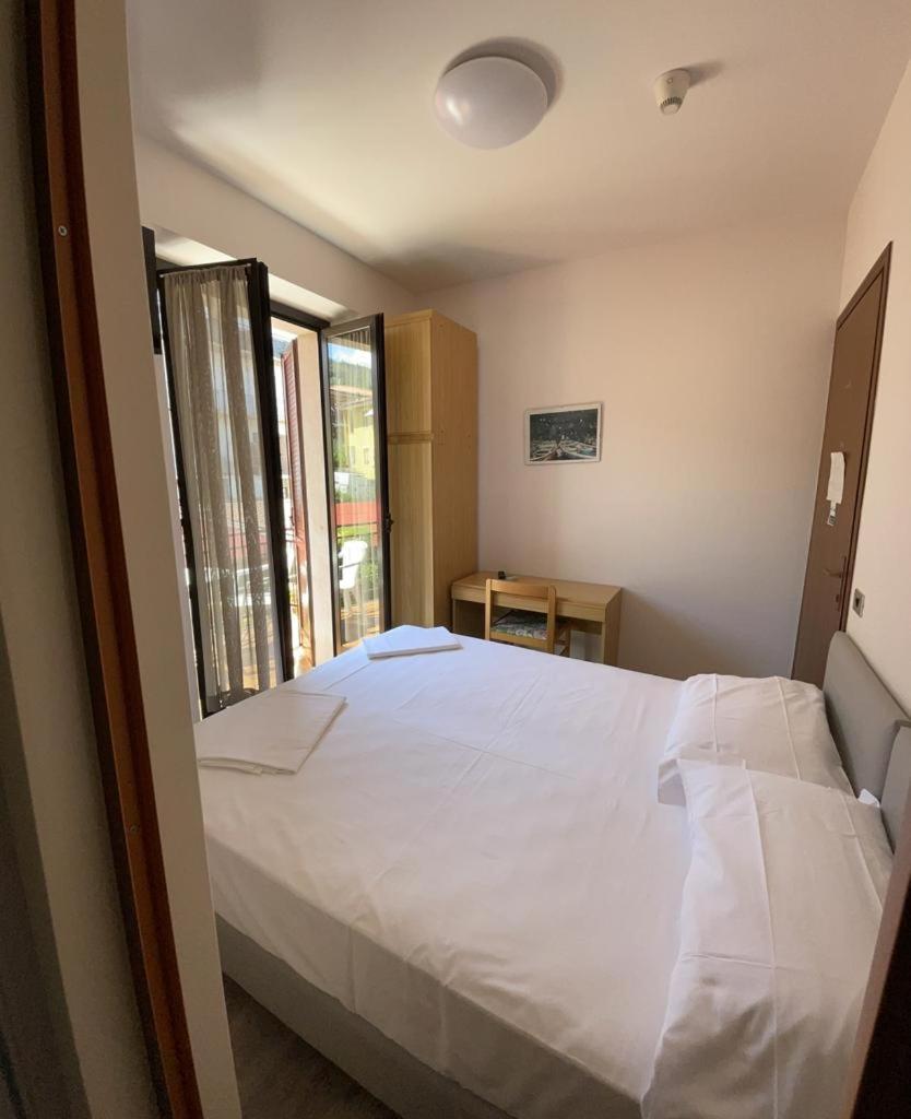 Garni Onda Hotell Torri Del Benaco Rum bild