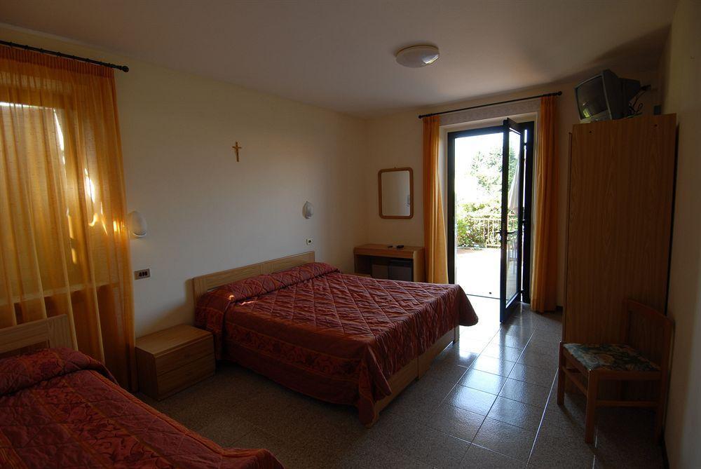 Garni Onda Hotell Torri Del Benaco Exteriör bild