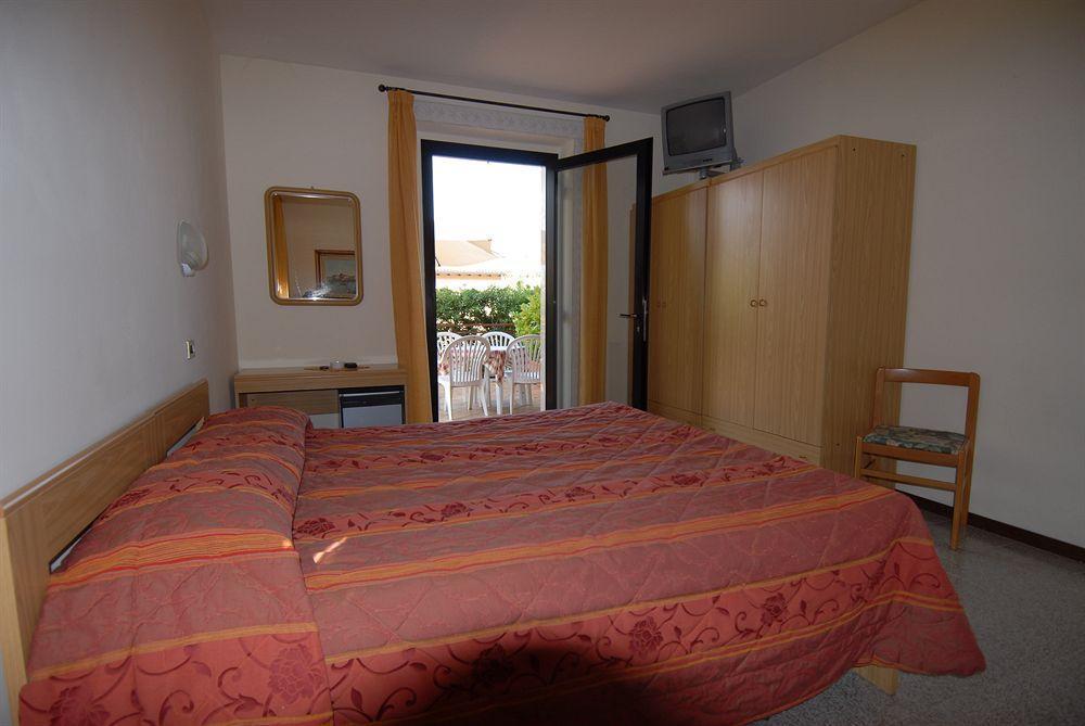 Garni Onda Hotell Torri Del Benaco Exteriör bild