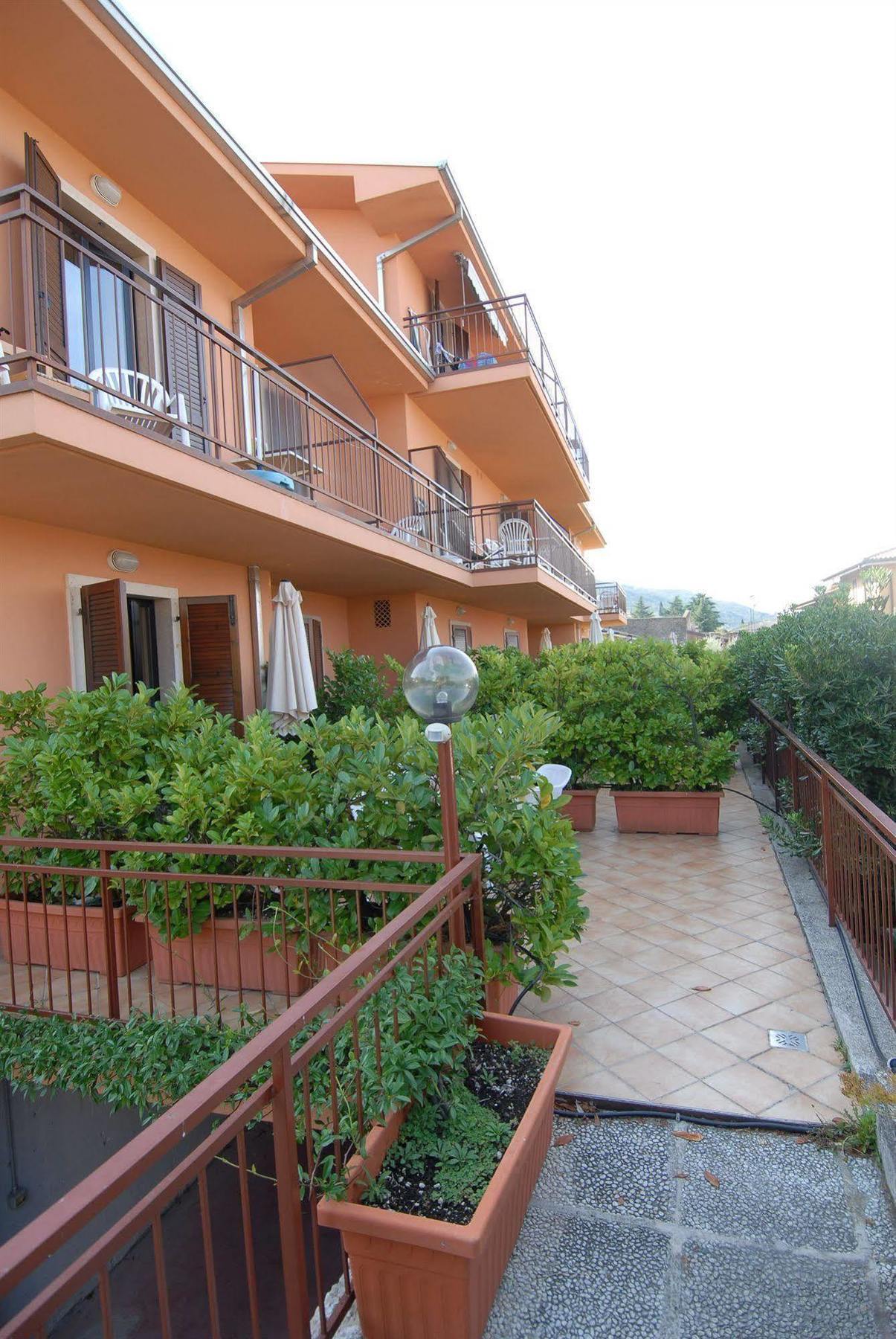 Garni Onda Hotell Torri Del Benaco Exteriör bild