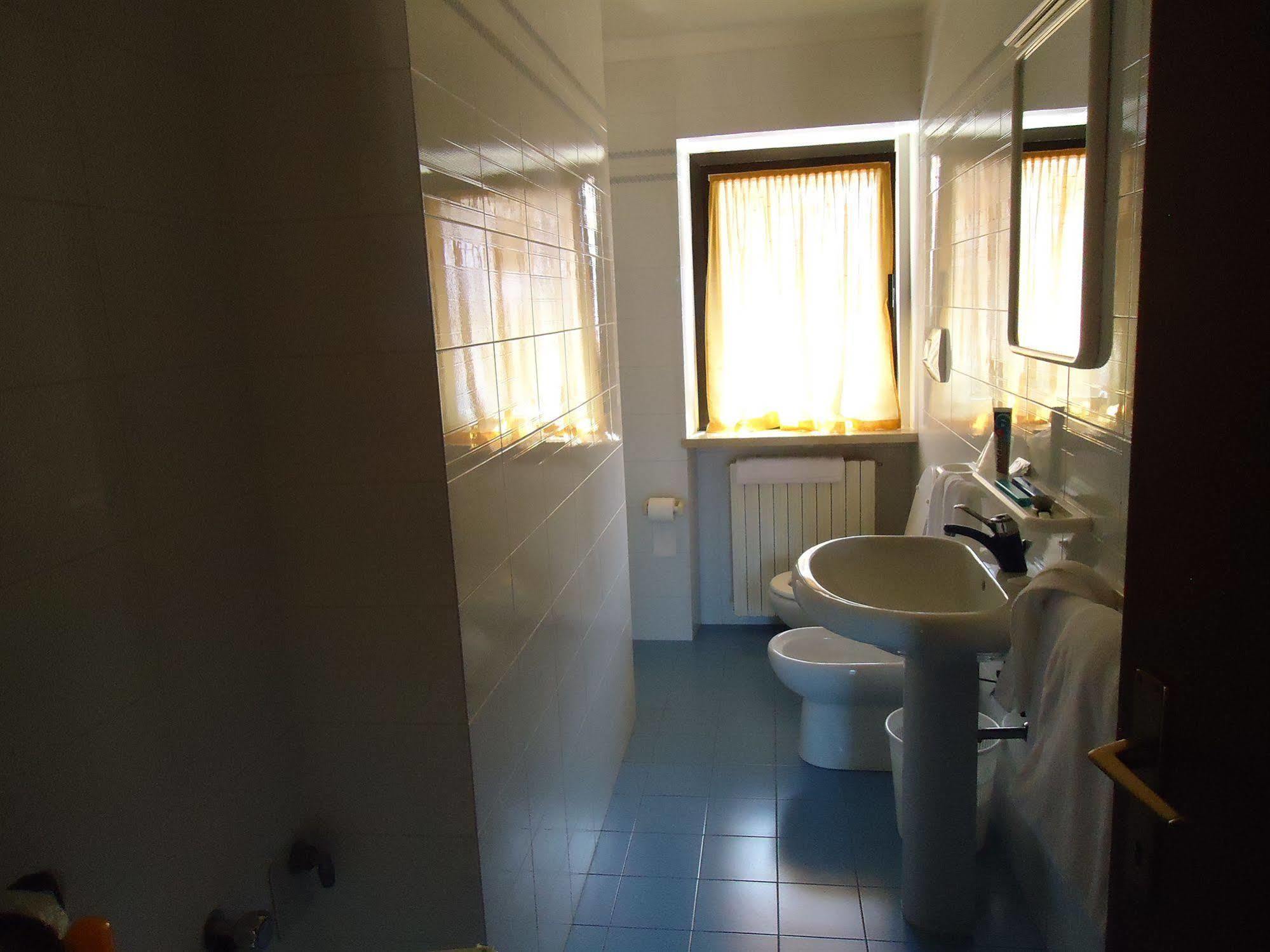 Garni Onda Hotell Torri Del Benaco Exteriör bild
