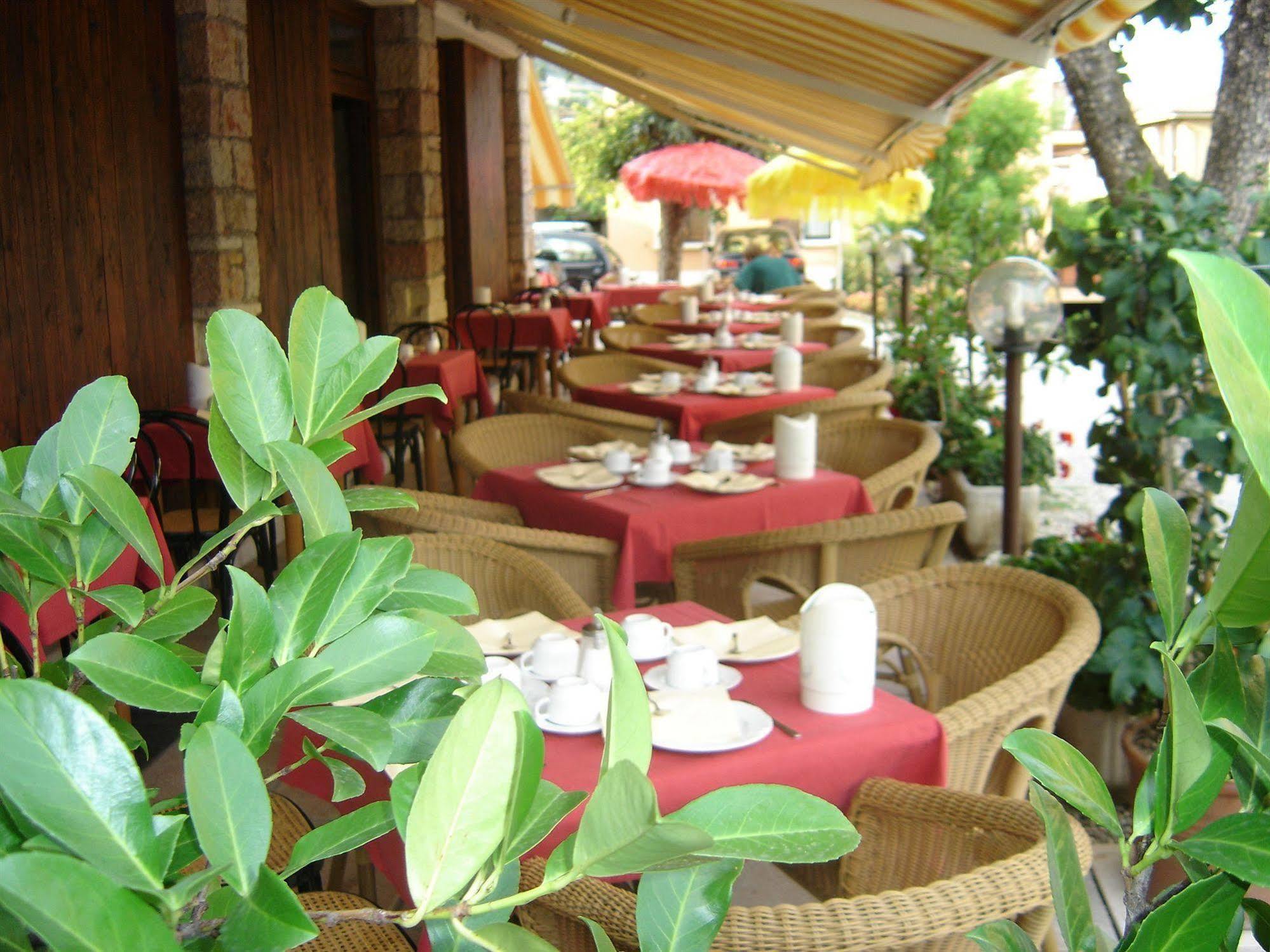 Garni Onda Hotell Torri Del Benaco Exteriör bild