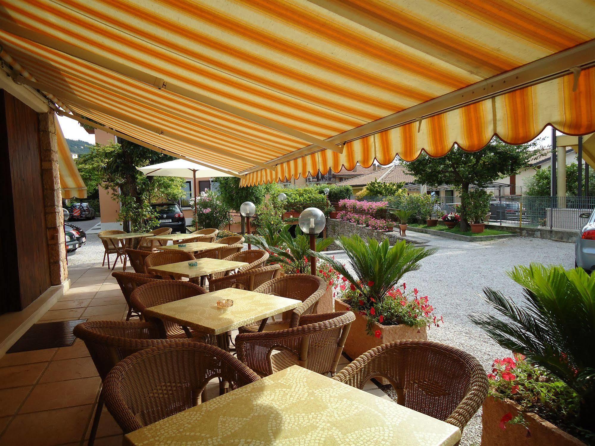 Garni Onda Hotell Torri Del Benaco Exteriör bild