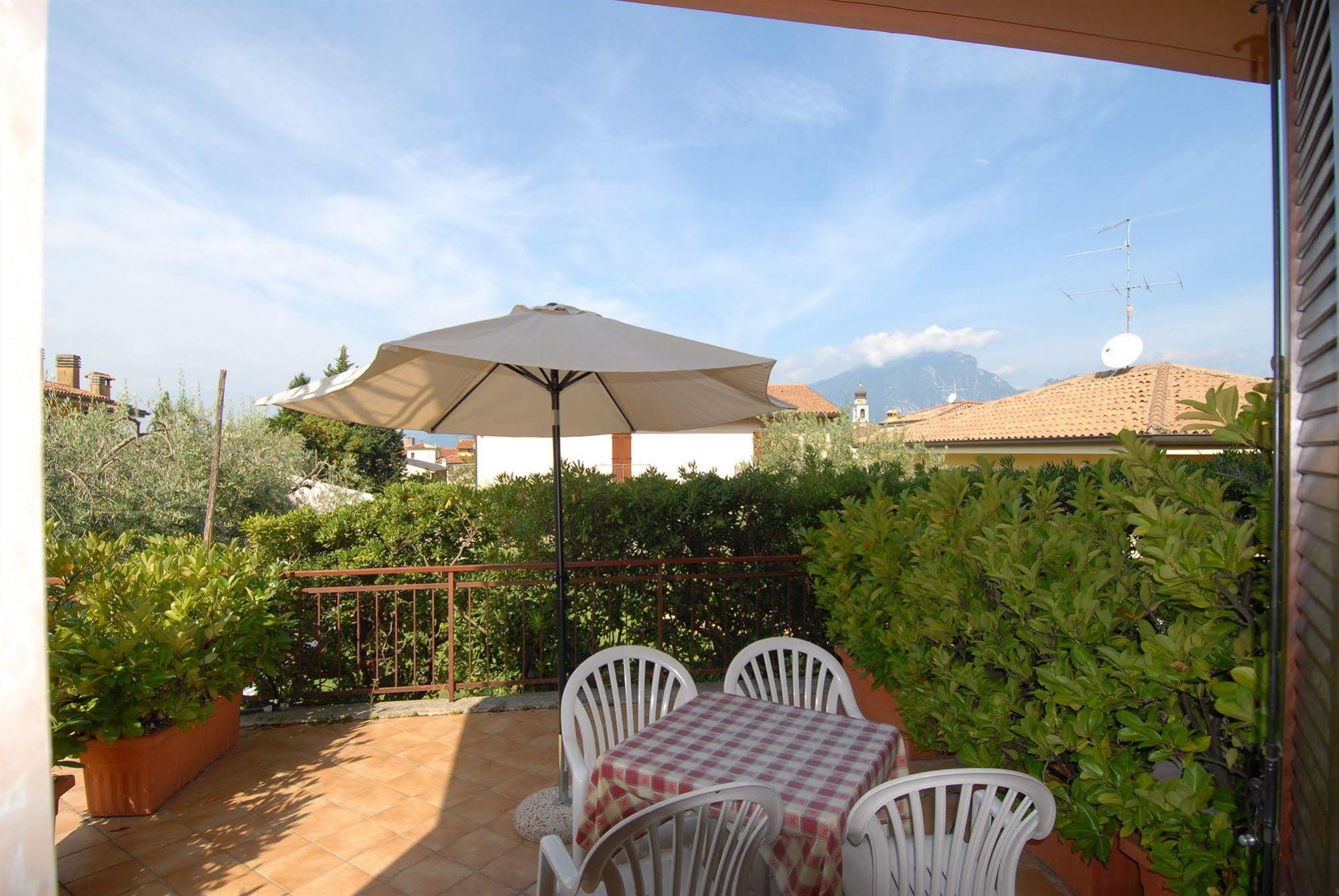 Garni Onda Hotell Torri Del Benaco Exteriör bild