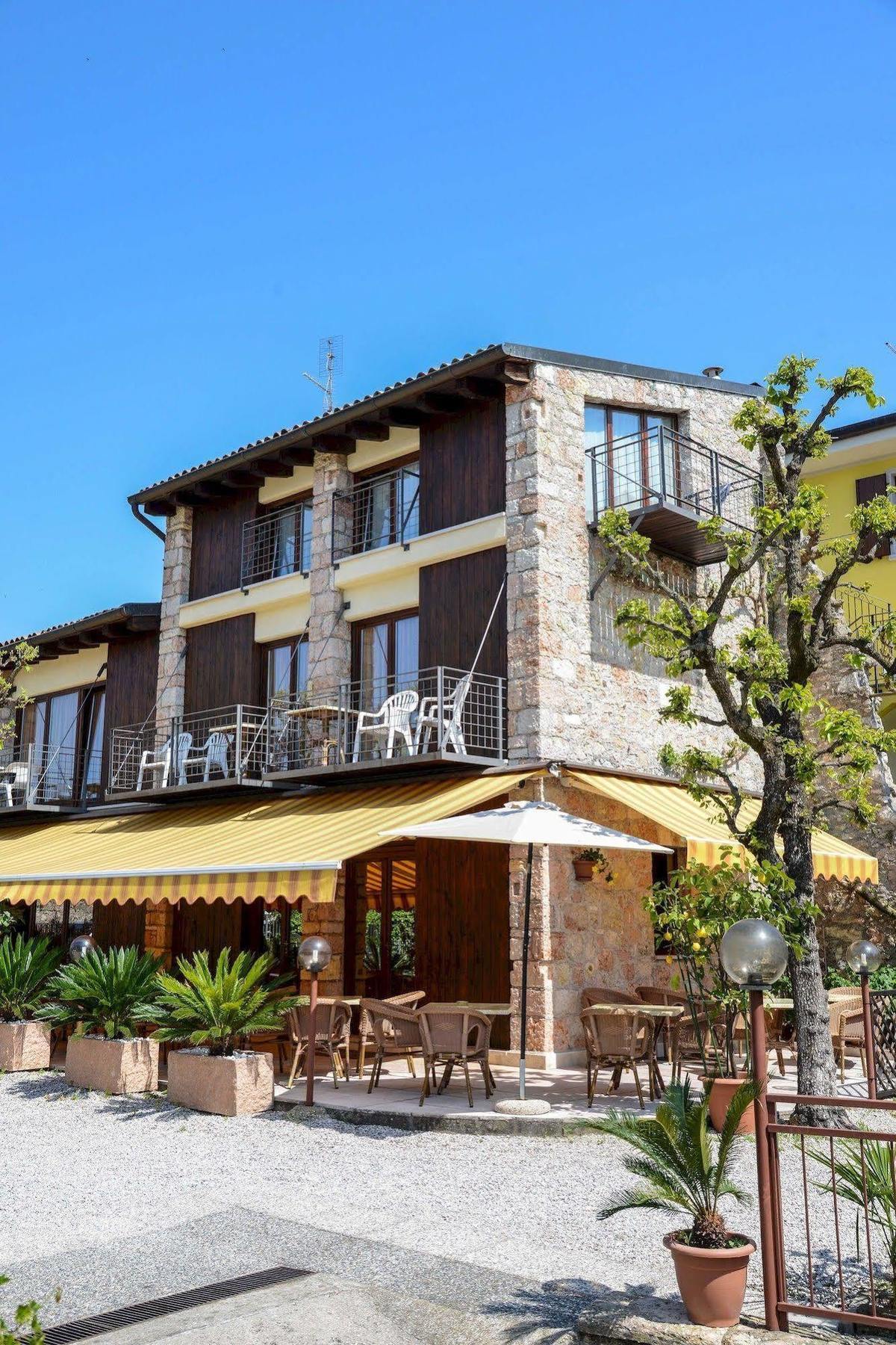 Garni Onda Hotell Torri Del Benaco Exteriör bild