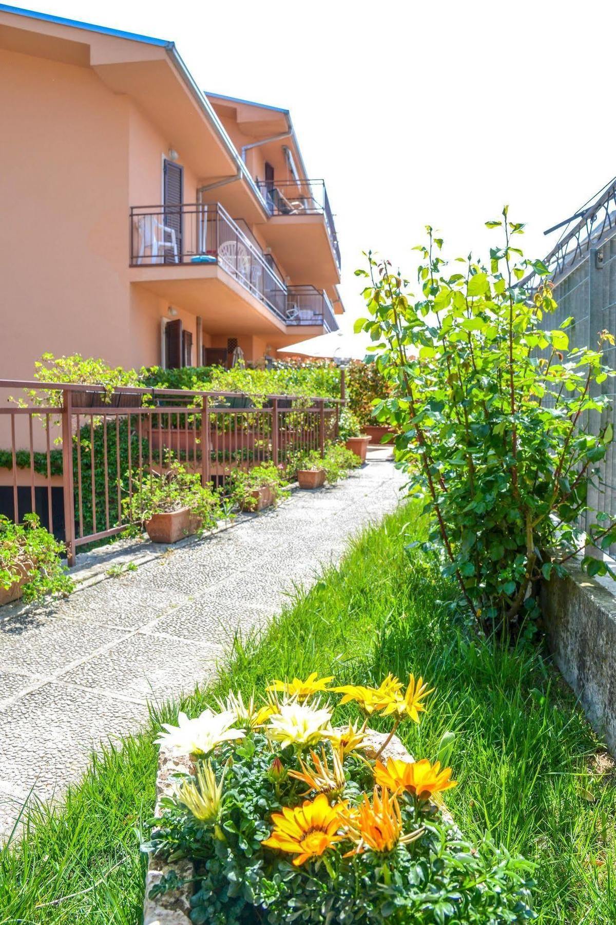 Garni Onda Hotell Torri Del Benaco Exteriör bild