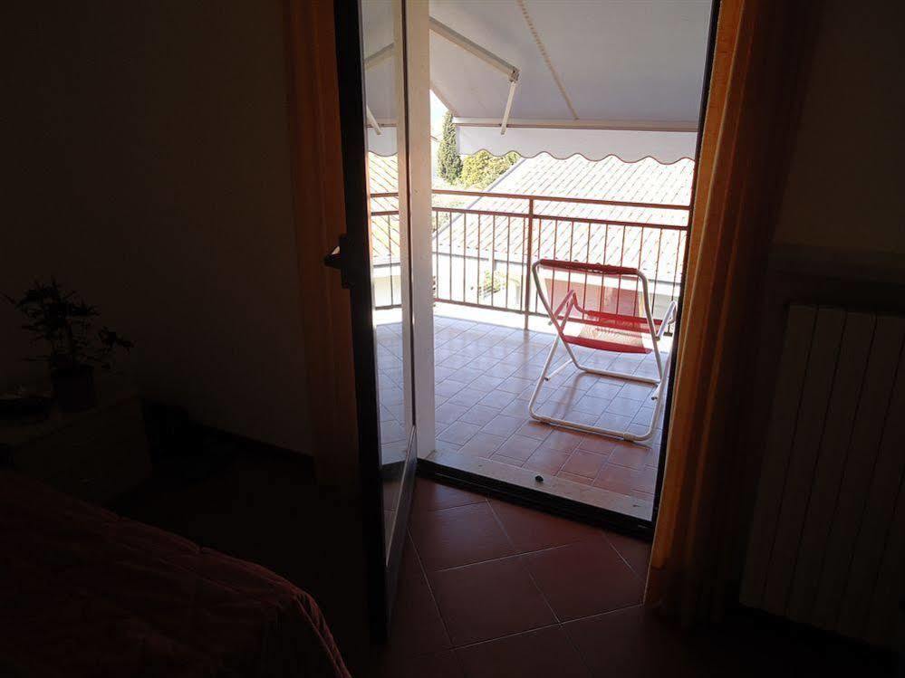 Garni Onda Hotell Torri Del Benaco Exteriör bild